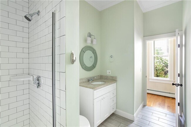 Building Photo - 29 Champlin St