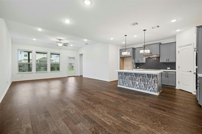 Building Photo - 623 Pheasant Hill Ln