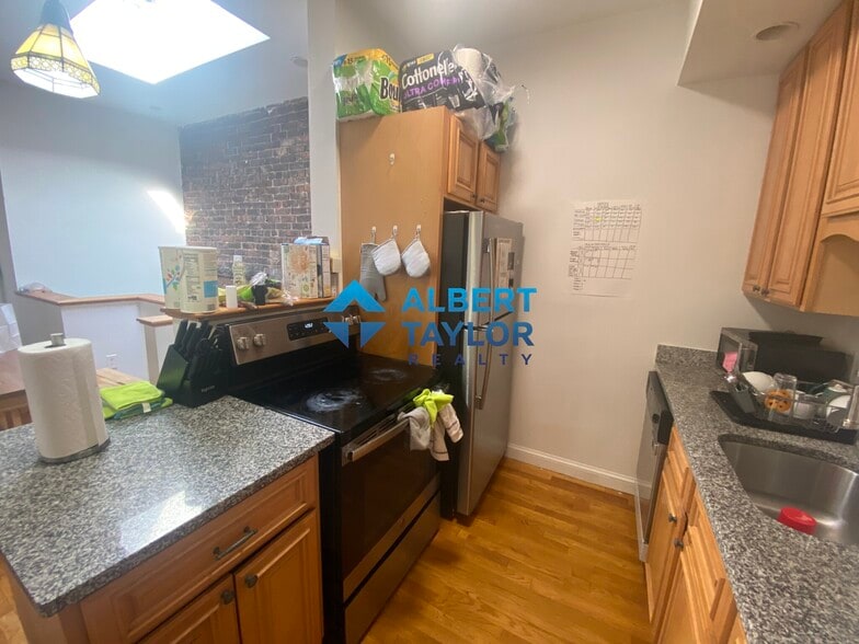 Building Photo - 41 Cunard St