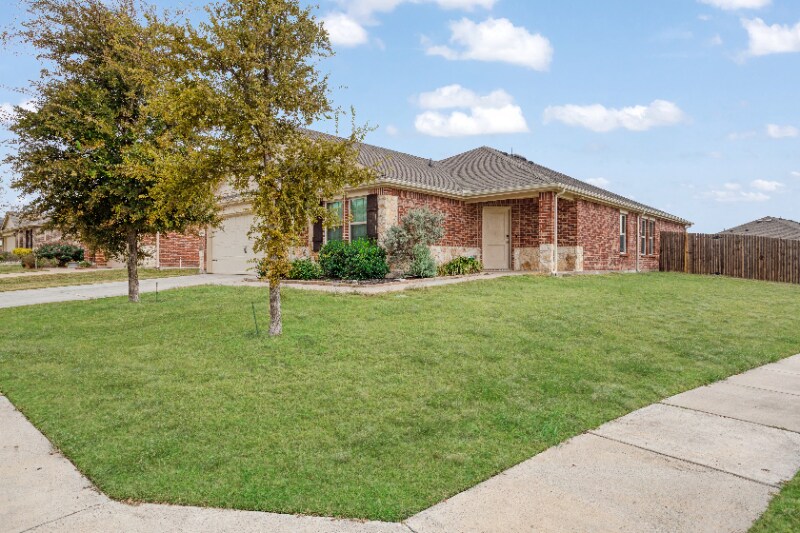 Building Photo - 2328 Stefani St