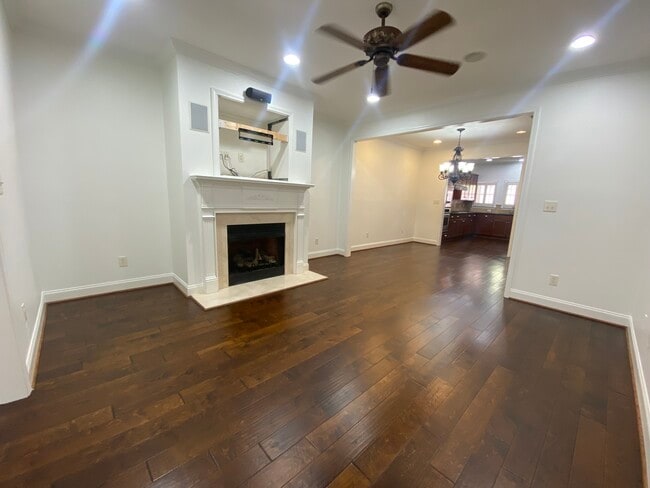 Building Photo - 3833 Kinross Pl