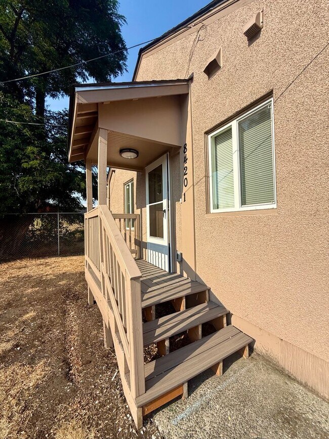 Building Photo - 8420 1/2 S. Tacoma Way