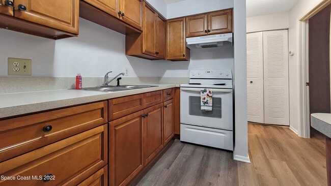 Building Photo - 1358 Westover St