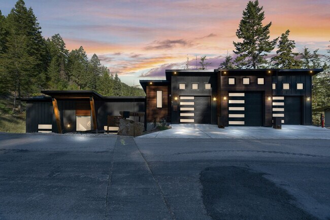 Building Photo - 235 Matterhorn Dr