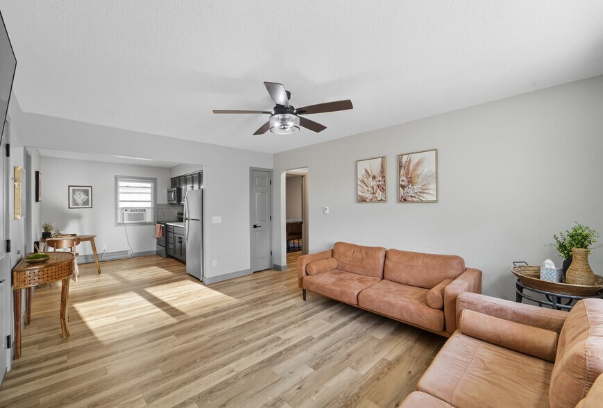Primary Photo - 203 3rd St SE