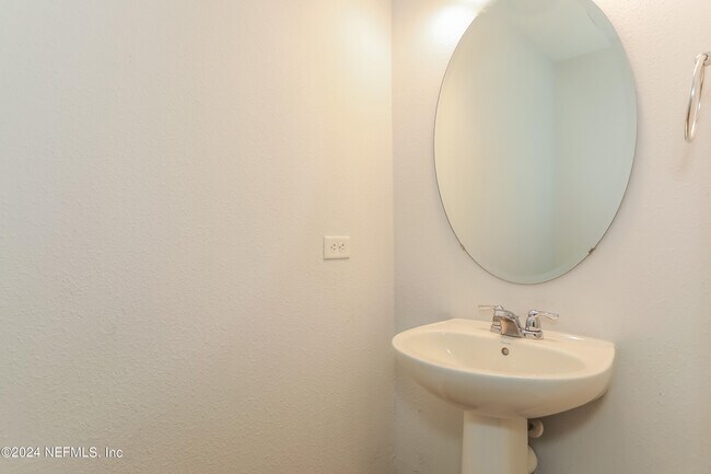 Building Photo - 516 Eiseman Wy