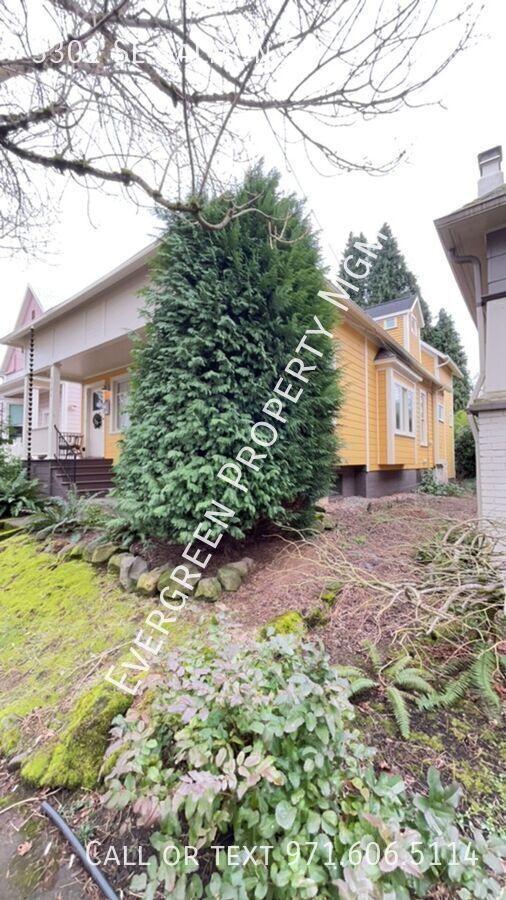 Building Photo - Charming 1BA Home Street Parking and Elect...