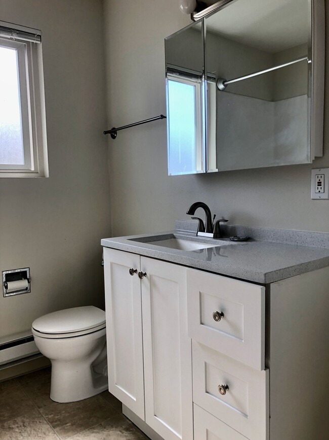 Building Photo - 3601 NE 73rd Pl