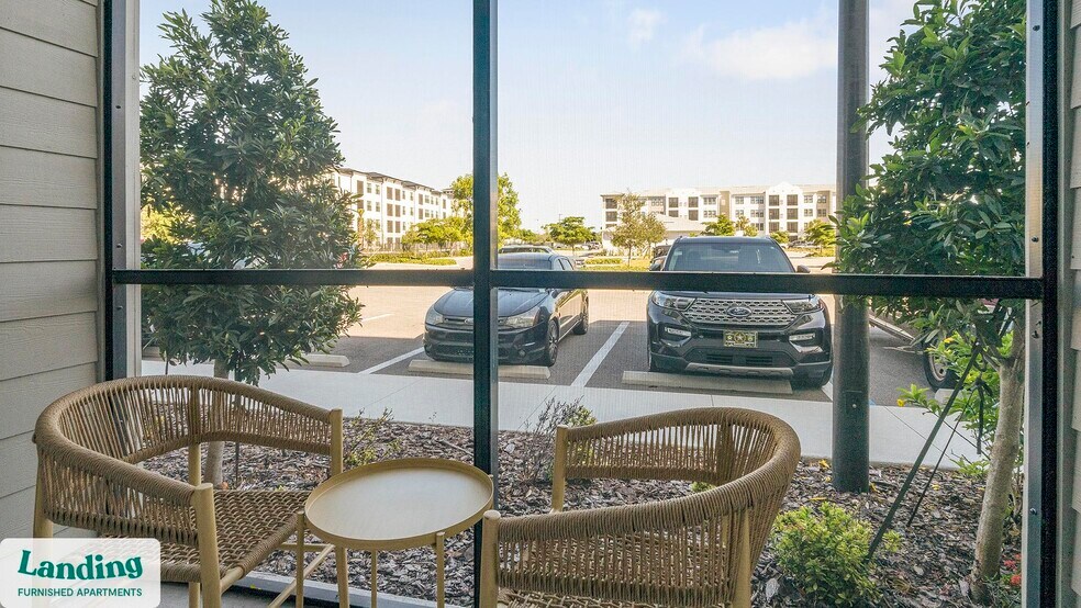 Building Photo - 6850 Foxtail Palm Wy