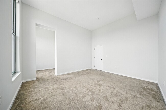 Building Photo - 567 Tremont St