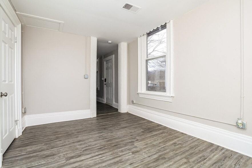 Building Photo - 514#B East 16th Street, 41014; #721886 - 721886