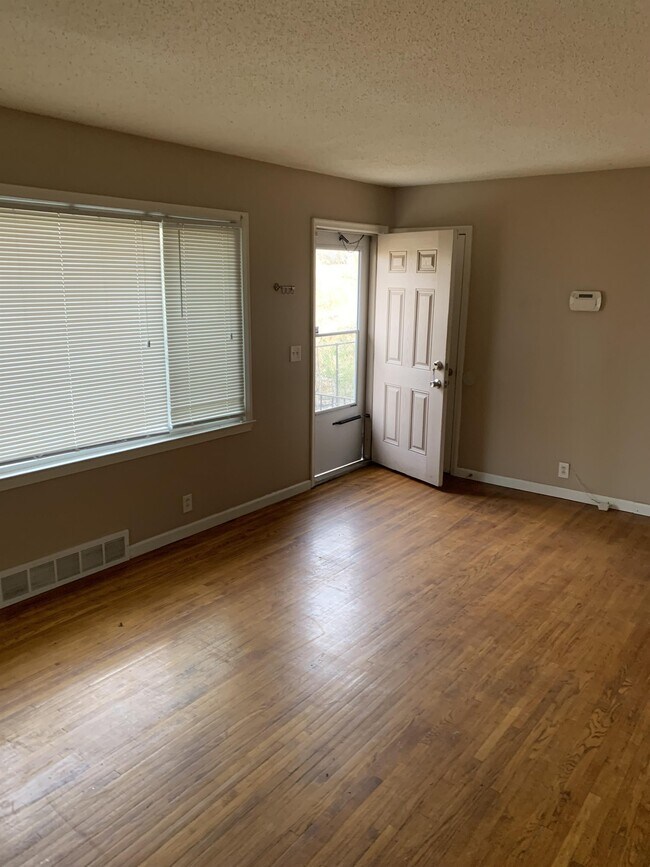 Building Photo - 4239 Redick Ave