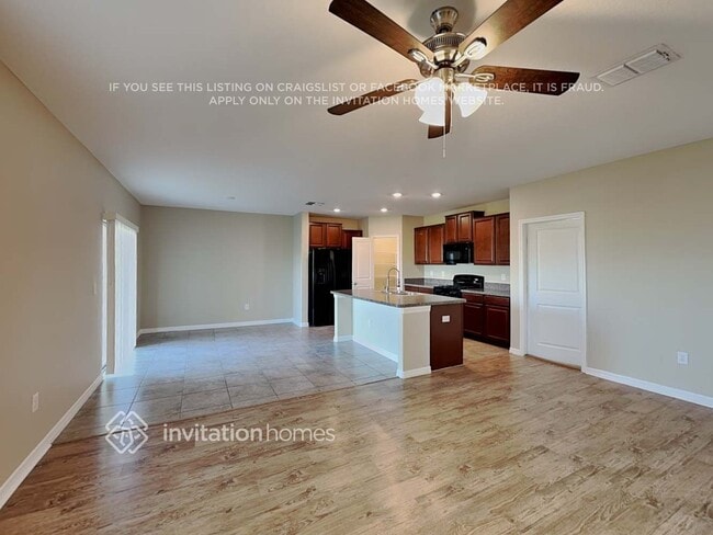 Building Photo - 5140 White Chicory Dr