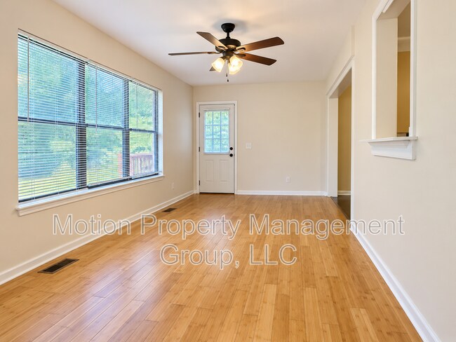 Building Photo - 1205 Fairway Dr SW