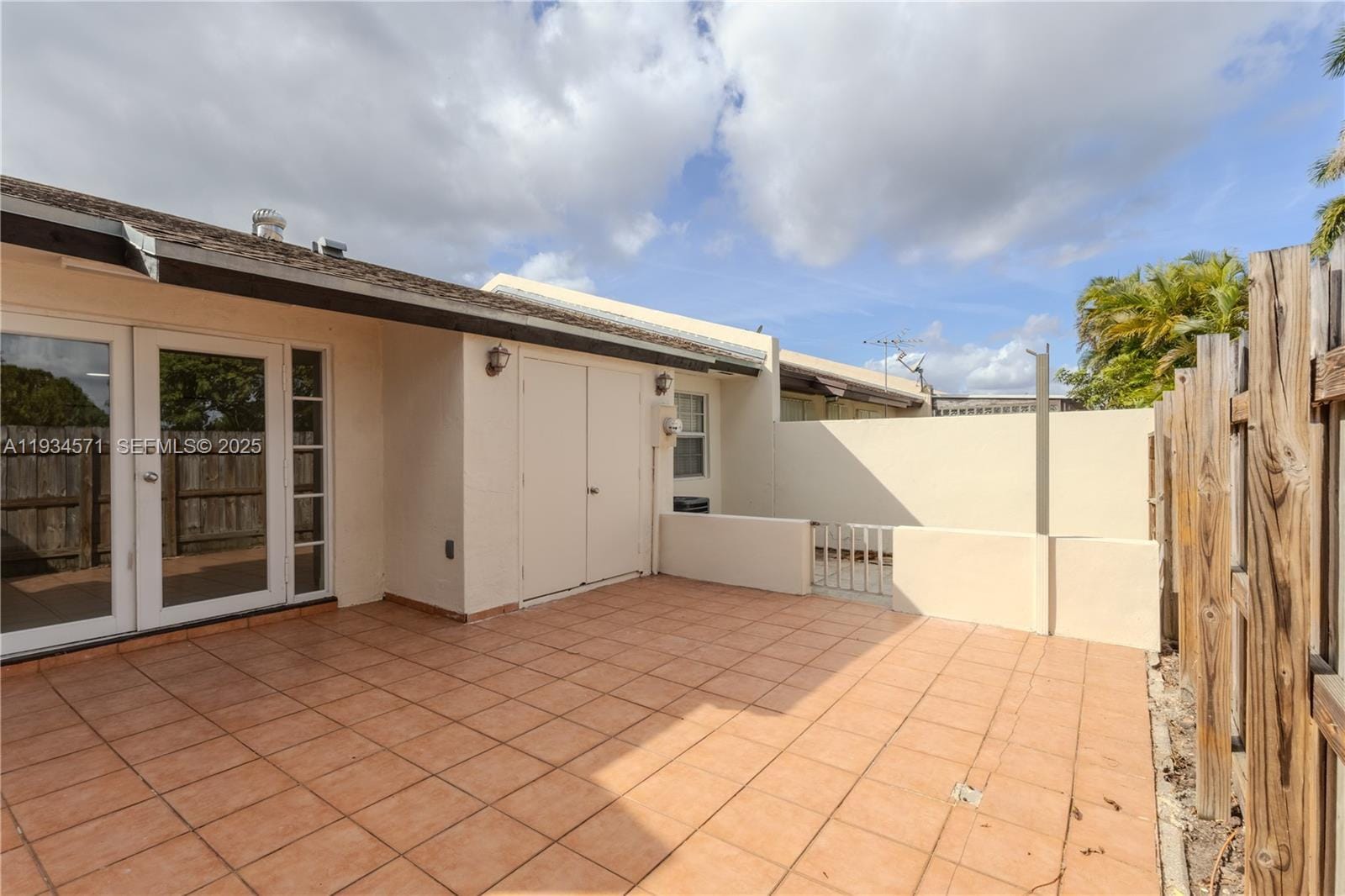 Building Photo - 5145 SW 140th Pl