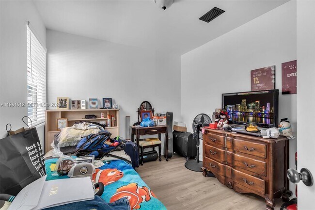 Building Photo - 3055 NW 23rd Ave