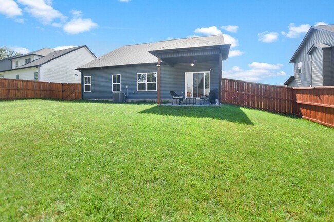 Building Photo - Pet Friendly Four Bedroom!