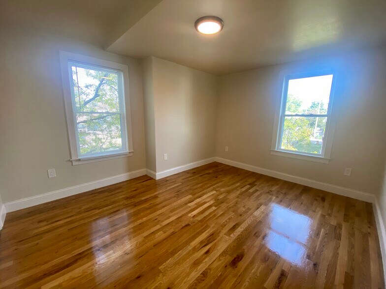 Building Photo - 96 Willis Ave