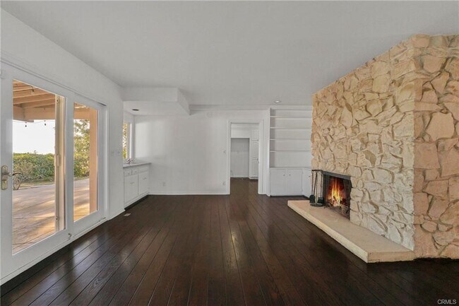 Building Photo - 16922 Oak View Dr