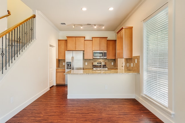 Building Photo - 611 Franklin Blvd