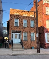 Building Photo - 150 S Duke St