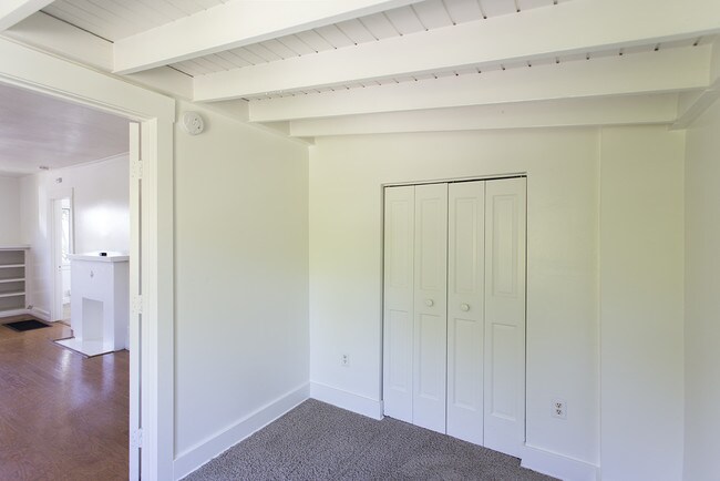 Building Photo - *2 WEEKS FREE!* Cottage in La Jolla w/ Den...
