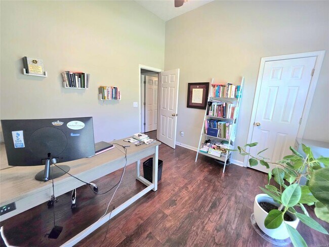 Building Photo - 607 Forest Trail