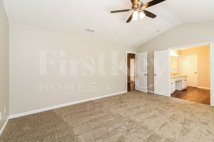 Building Photo - 4559 Fairport Ct