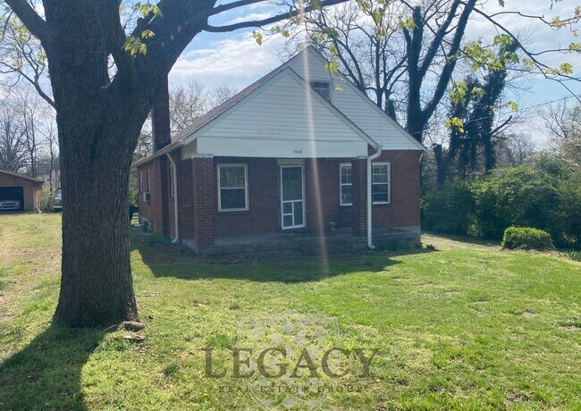 Building Photo - 1606 Sharpe Ave