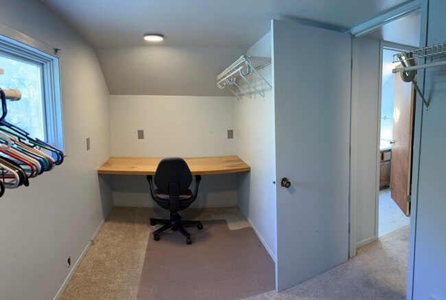 Building Photo - 12333 End St