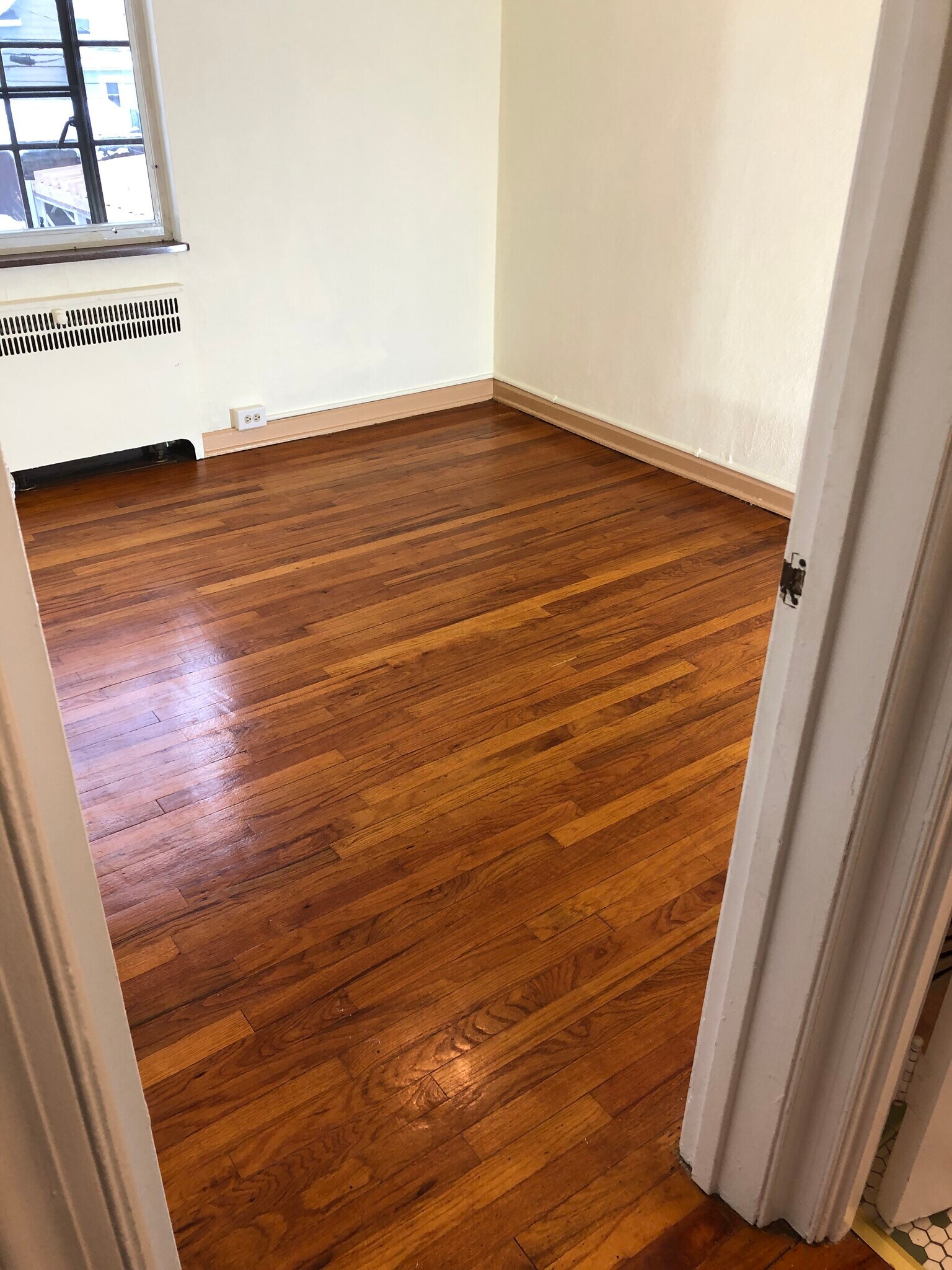 Building Photo - 735 Lincolnway E