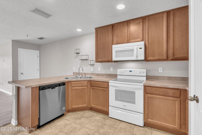 Building Photo - 415 Cabernet Pl
