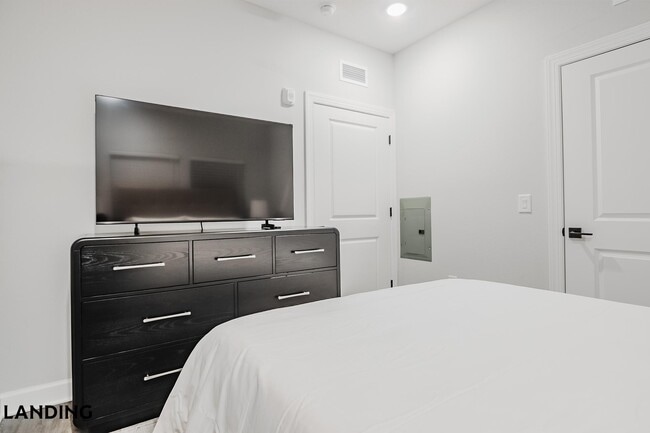 Building Photo - 5001 Willowgate Loop