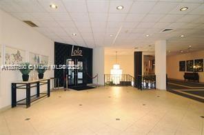 Primary Photo - 5555 Collins Ave