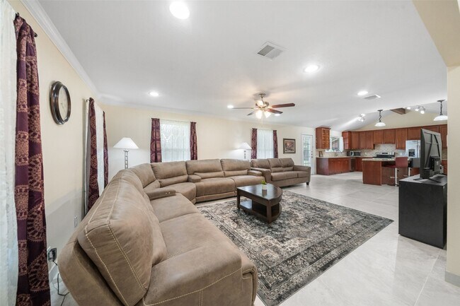 Building Photo - 14702 Westway Ln