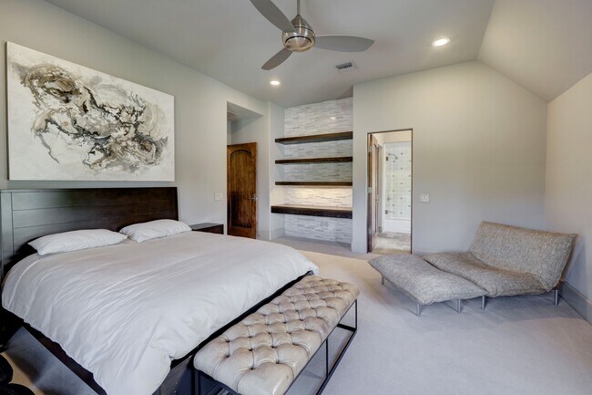 Building Photo - 5610 Lynbrook Dr