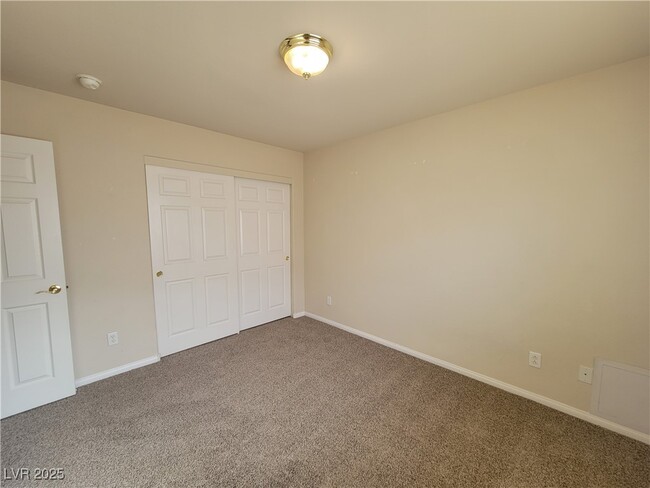 Building Photo - 10650 Timber Stand St