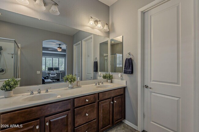 Building Photo - 4135 E Grand Canyon Dr