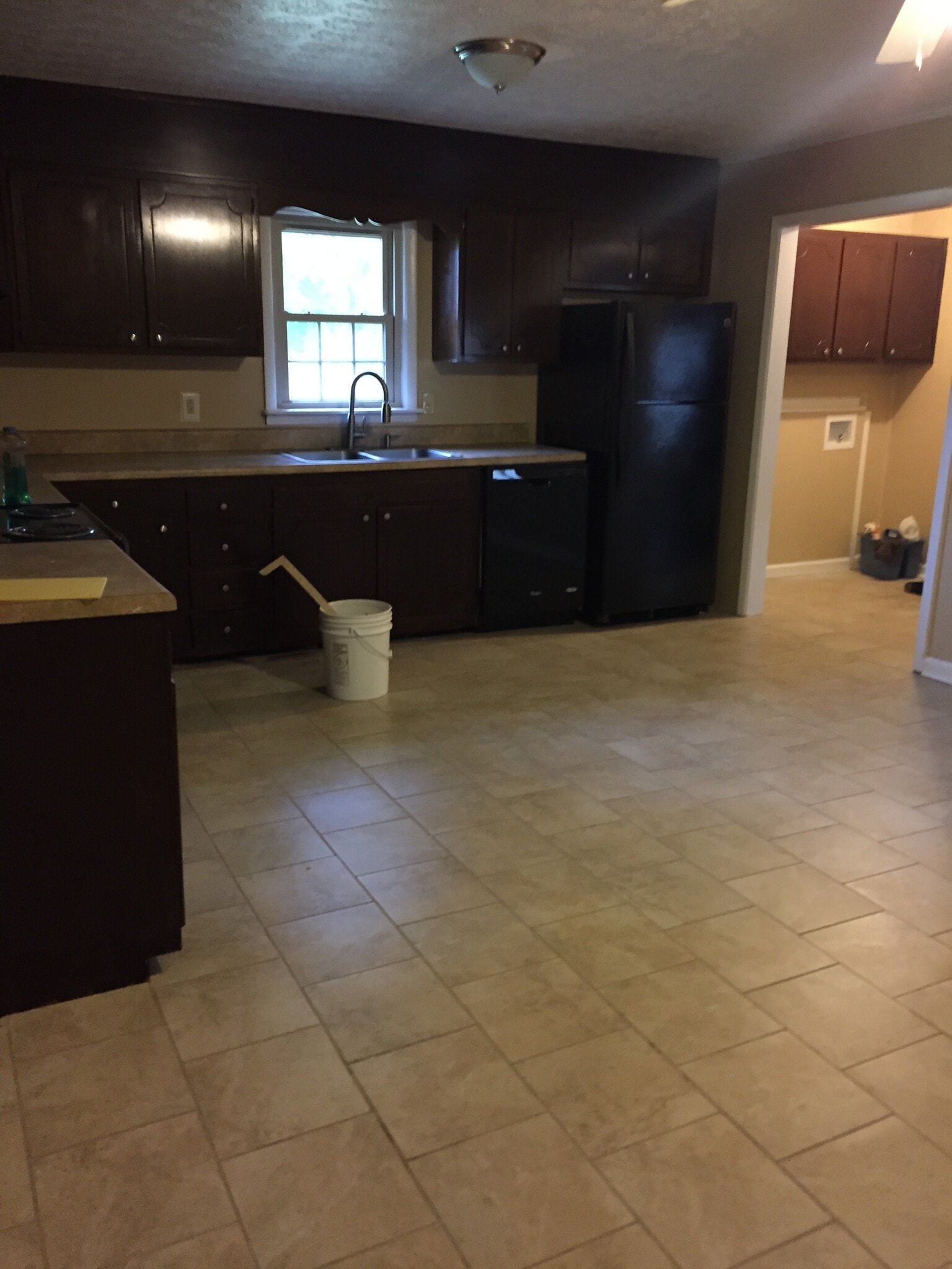 Building Photo - 1722 Shiloh Dr