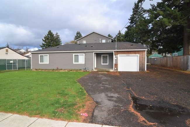 Building Photo - Recently remodeled 3 bed 2 bath home, New ...