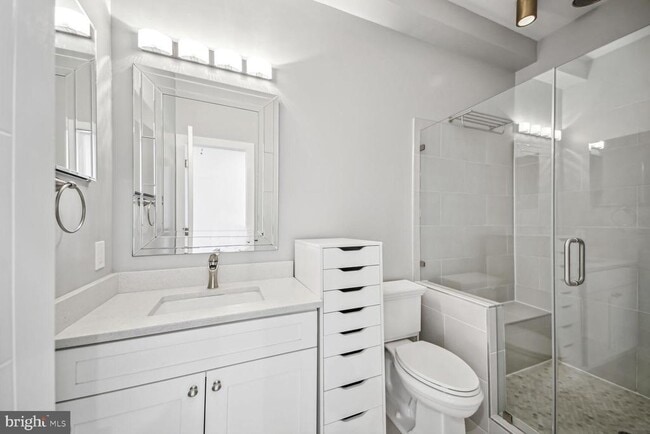 Building Photo - 2012 D St NE