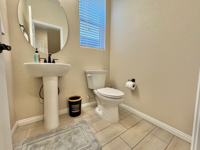 Building Photo - RICHMOND AMERICAN DESIGNER HOME FEATURING ...