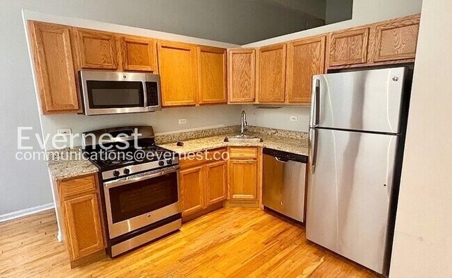 Building Photo - Loft Condo with Modern Amenities / Pet-Friendly / Vouchers Accepted / Available Soon!