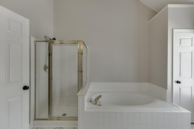 Building Photo - 1795 Lake Heights Cir