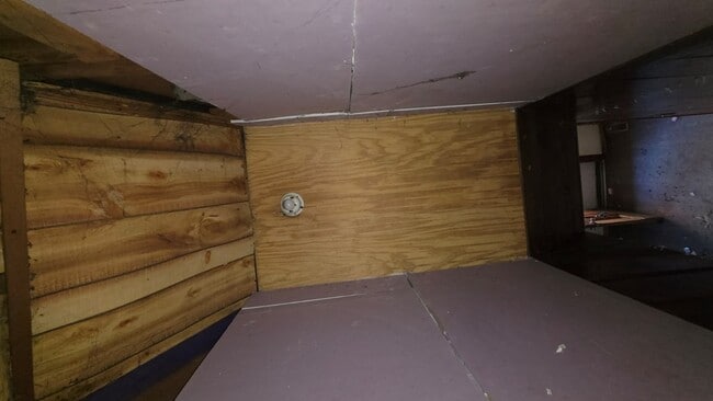 Building Photo - 1822 Derby Rd