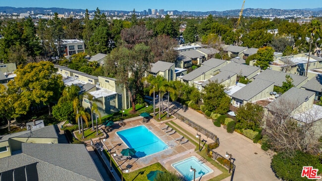 Building Photo - 4810 Hollow Corner Rd