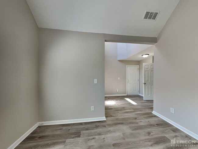 Building Photo - 30 Belmont Park Dr