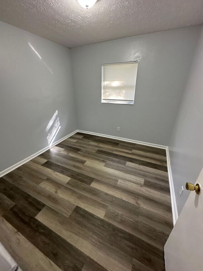 Building Photo - Fully Renovated 3/1.5 -Single Family! Avai...