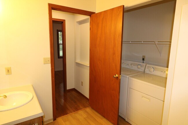 Building Photo - Two Master Suites and Two Bathroom Home