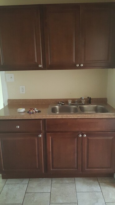 Building Photo - 306 South Ave